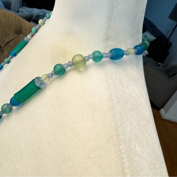Beautiful Frosted Sea Glass Shell Clasp Necklace Beaded Statement Chunky Signed - Picture 5 of 13